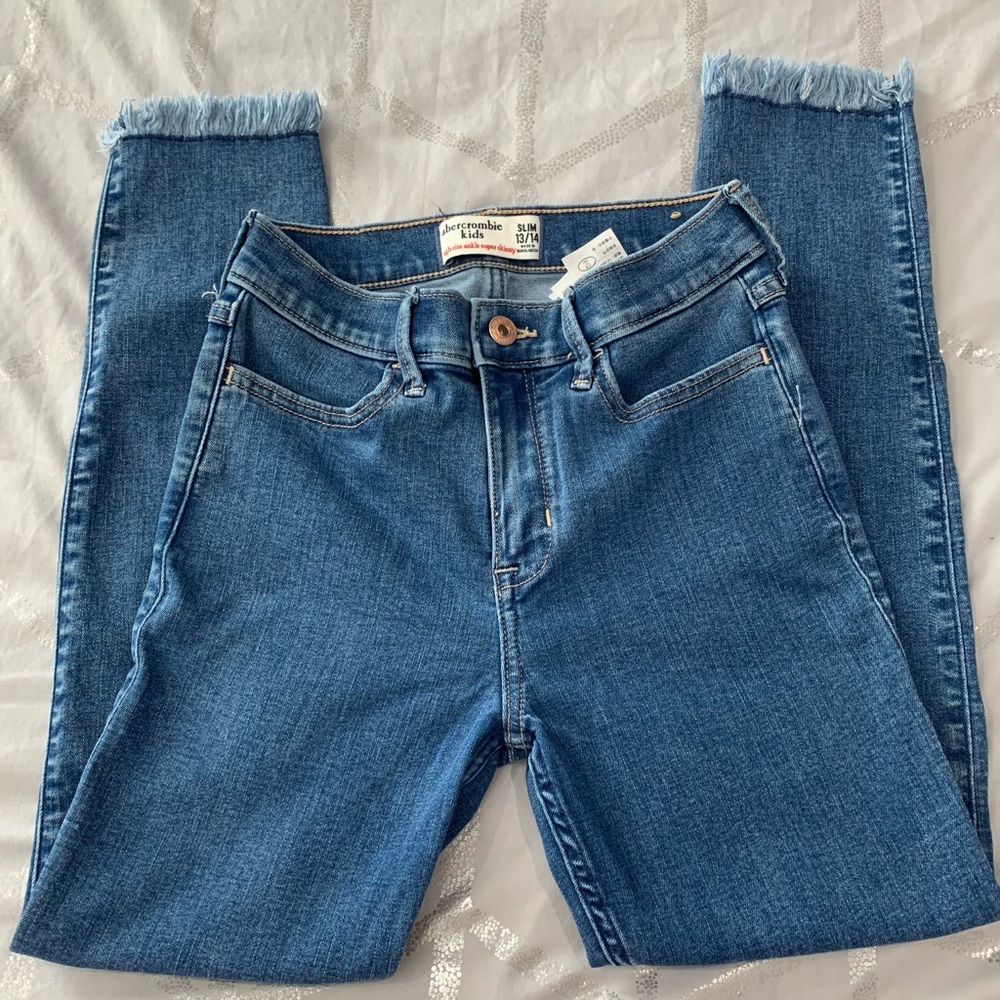 Abercrombie kids blue jeans